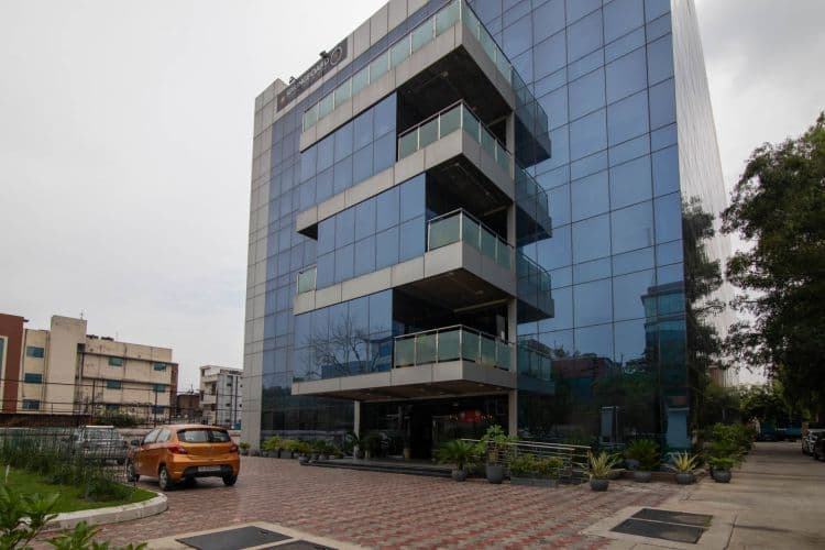 Operators at Verum campus